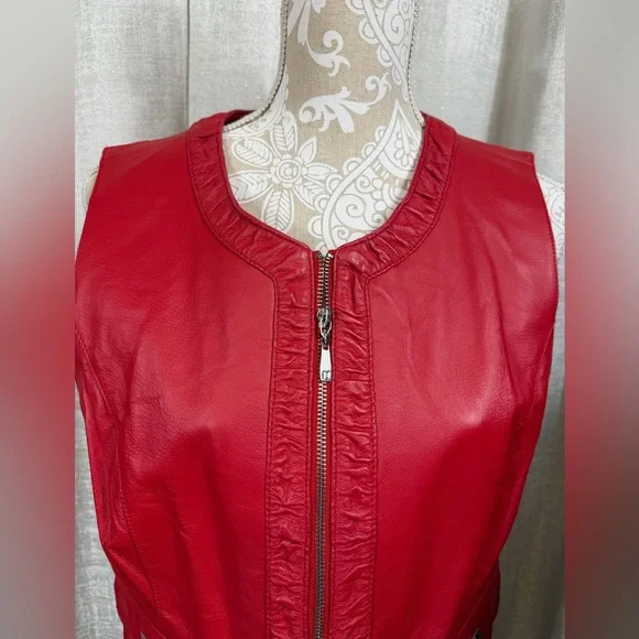 Peter Nygård Women’s Red Genuine Leather Zip Vest Size L Pockets, Stretch Back - Picture 3 of 14